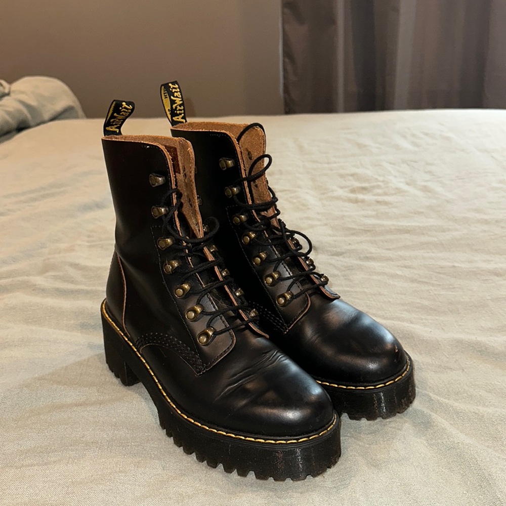 Dr Martens Leona Women’s Vintage Smooth Leather Heeled Boots